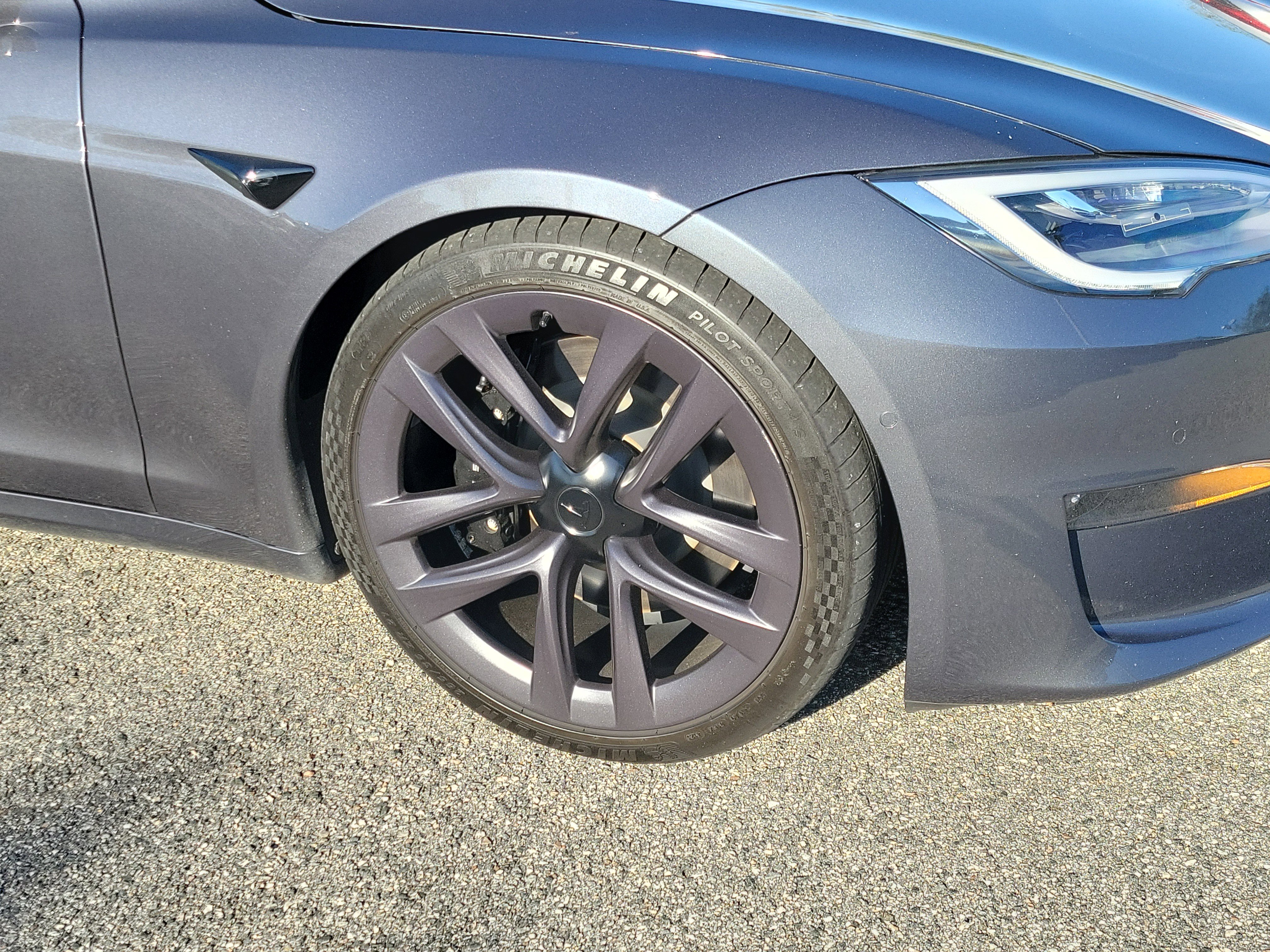 Used 2022 Tesla Model S image 10