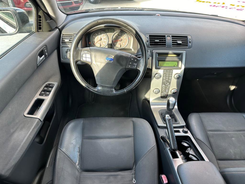 Used 2010 Volvo S40 2.4i image 4