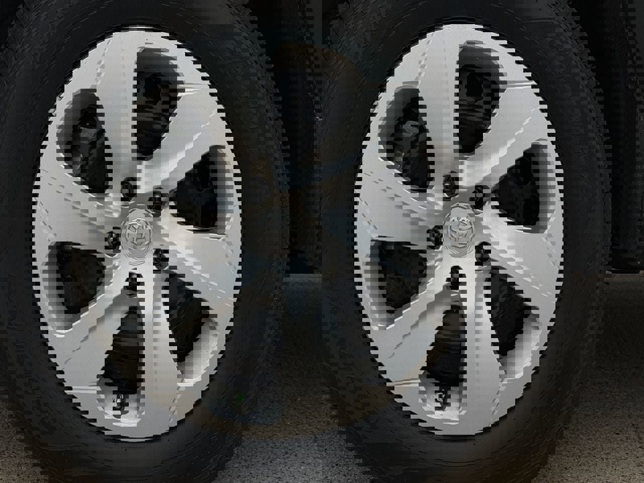 Used 2024 Toyota RAV4 LE image 10