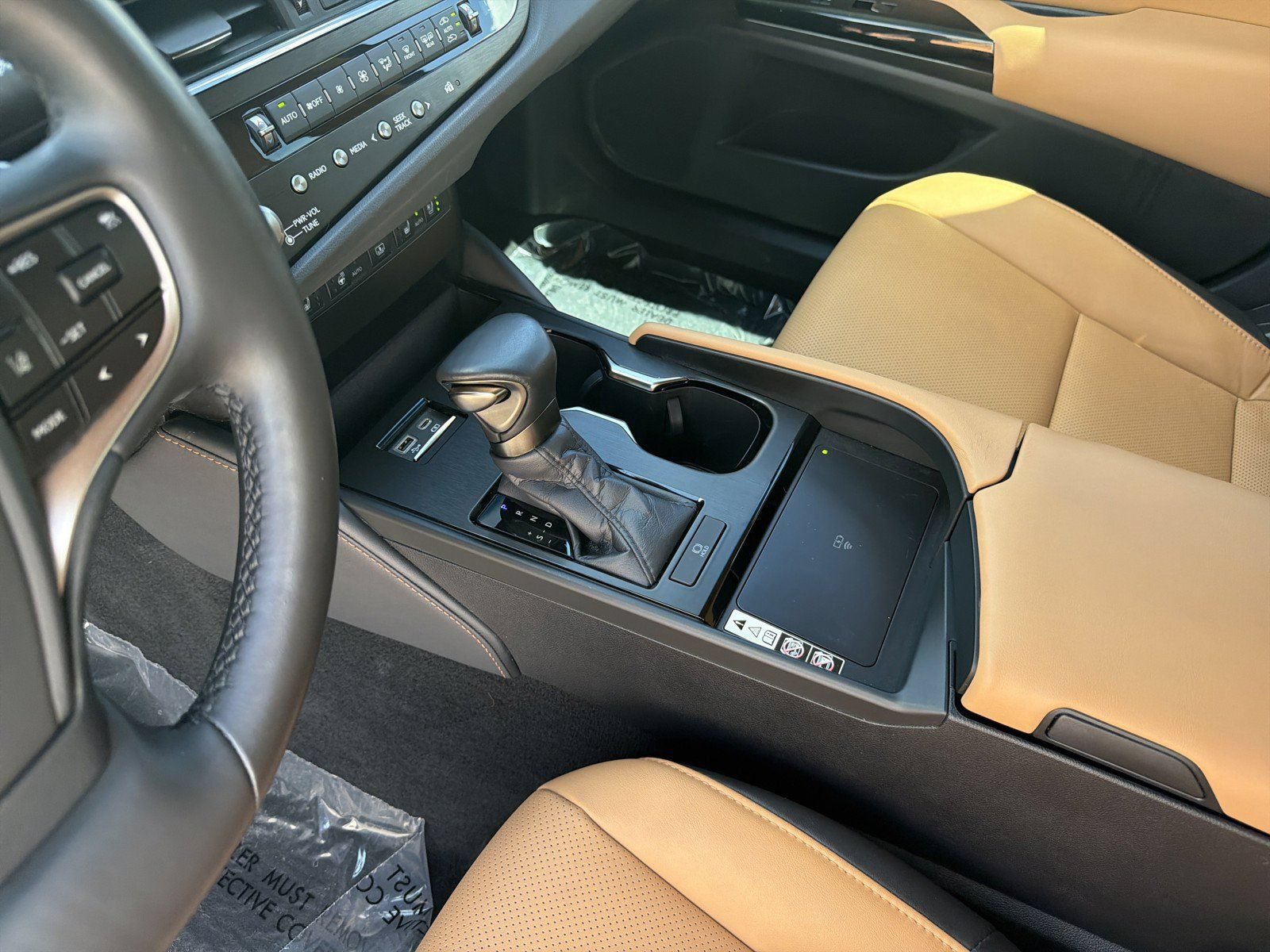 Used 2025 Lexus ES 350 w/ Premium Package FWD image 23
