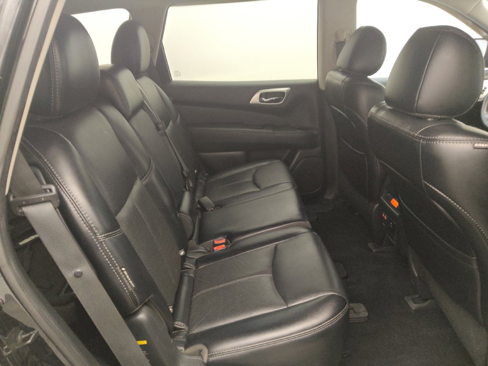 Used 2020 Nissan Pathfinder Platinum FWD image 19