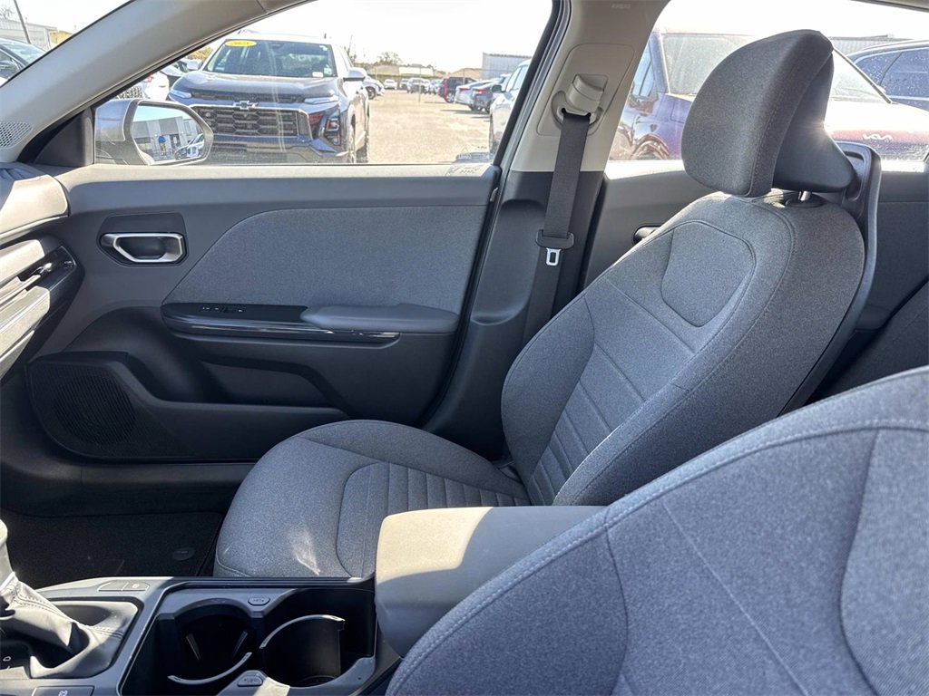 Certified 2025 Kia K4 EX image 29