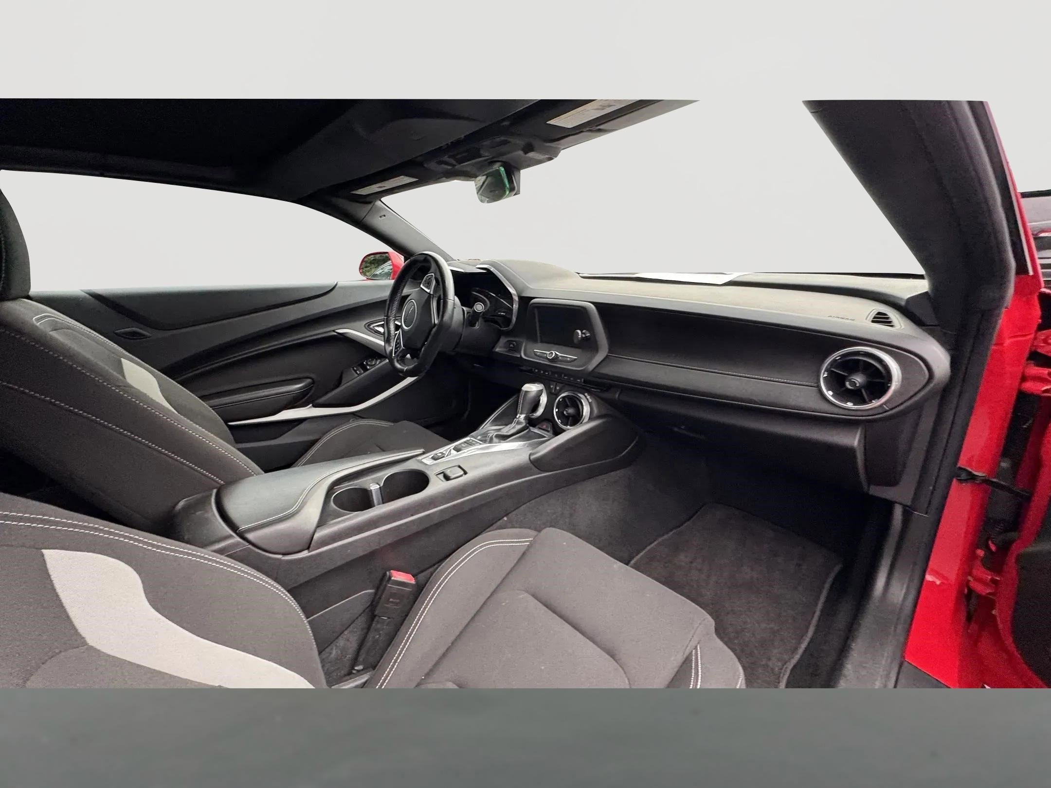 Used 2017 Chevrolet Camaro LT image 8