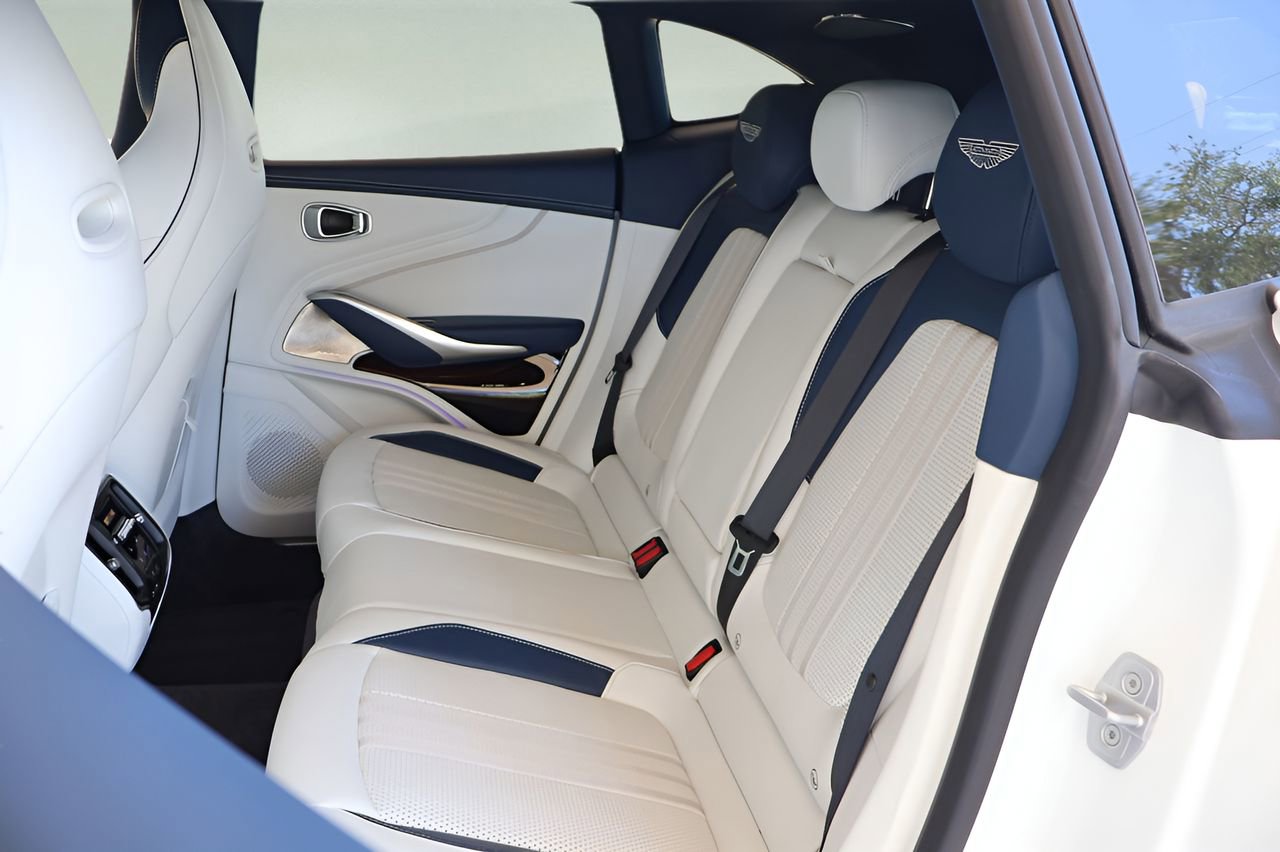 Used 2025 Aston Martin DBX 707 AWD/4WD image 13