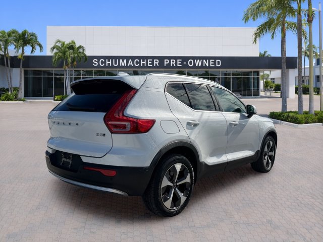 Certified 2024 Volvo XC40 B5 Plus w/ Protection Package AWD/4WD image 7