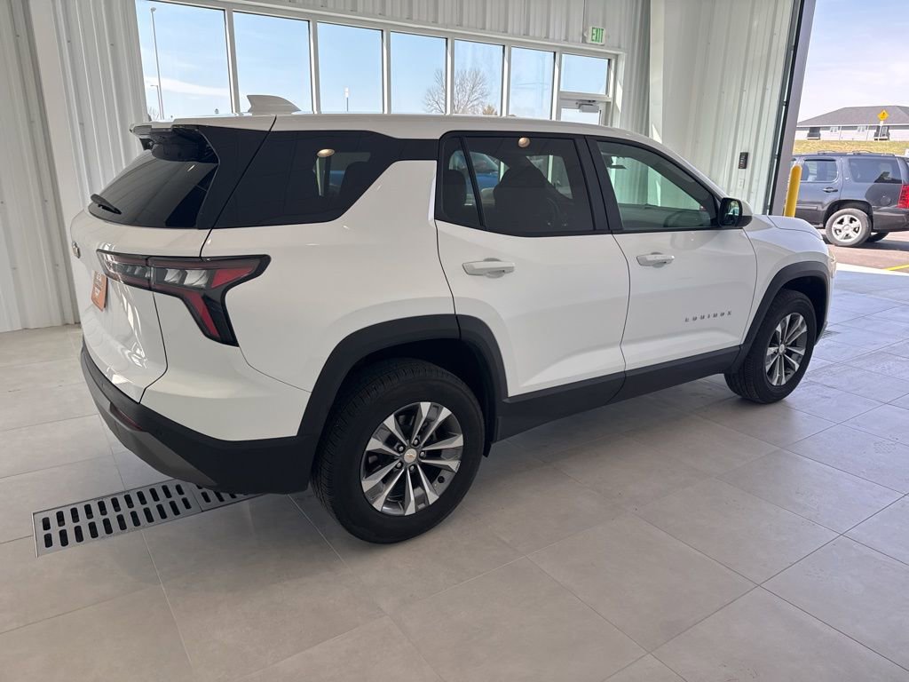 Used 2025 Chevrolet Equinox LT image 4