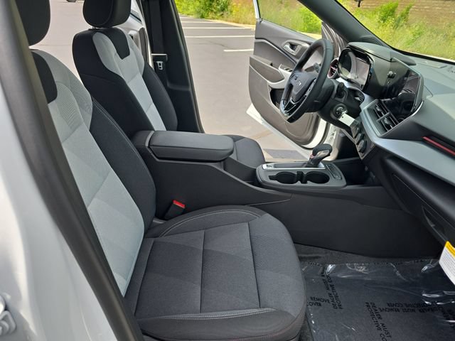 New 2026 Chevrolet Trax RS w/ Sunroof Package FWD image 11