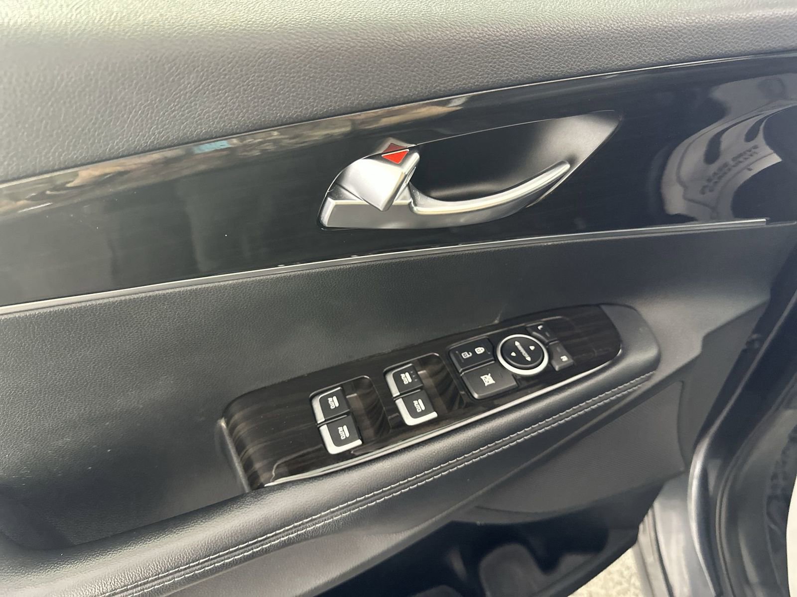 Used 2020 Kia Sorento S image 17