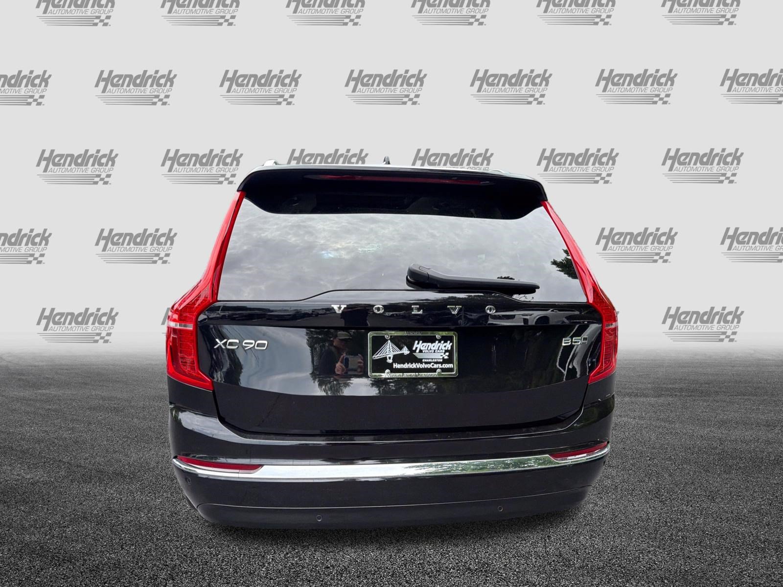 Certified 2023 Volvo XC90 B5 Plus AWD/4WD image 9
