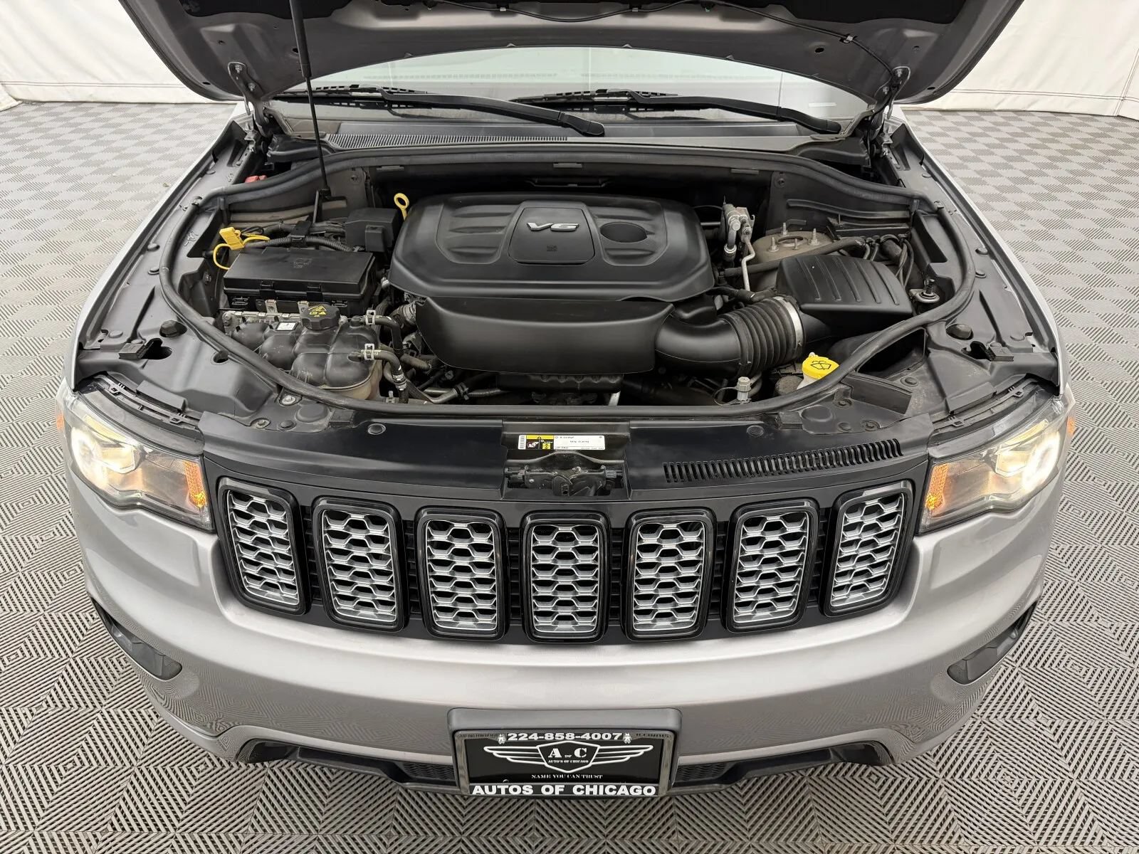 Used 2018 Jeep Grand Cherokee Altitude AWD/4WD image 36
