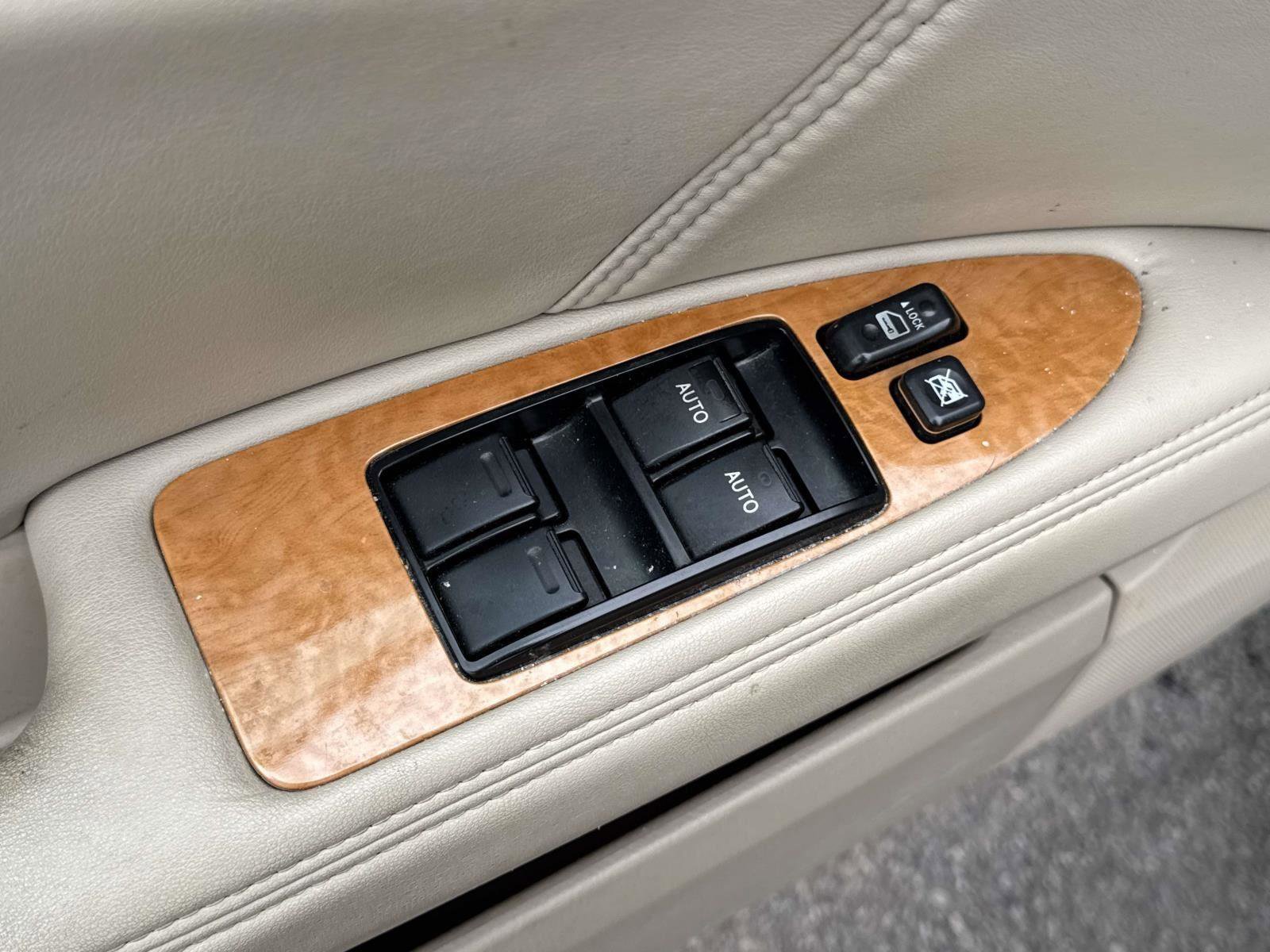 Used 2006 Toyota Avalon Limited image 17