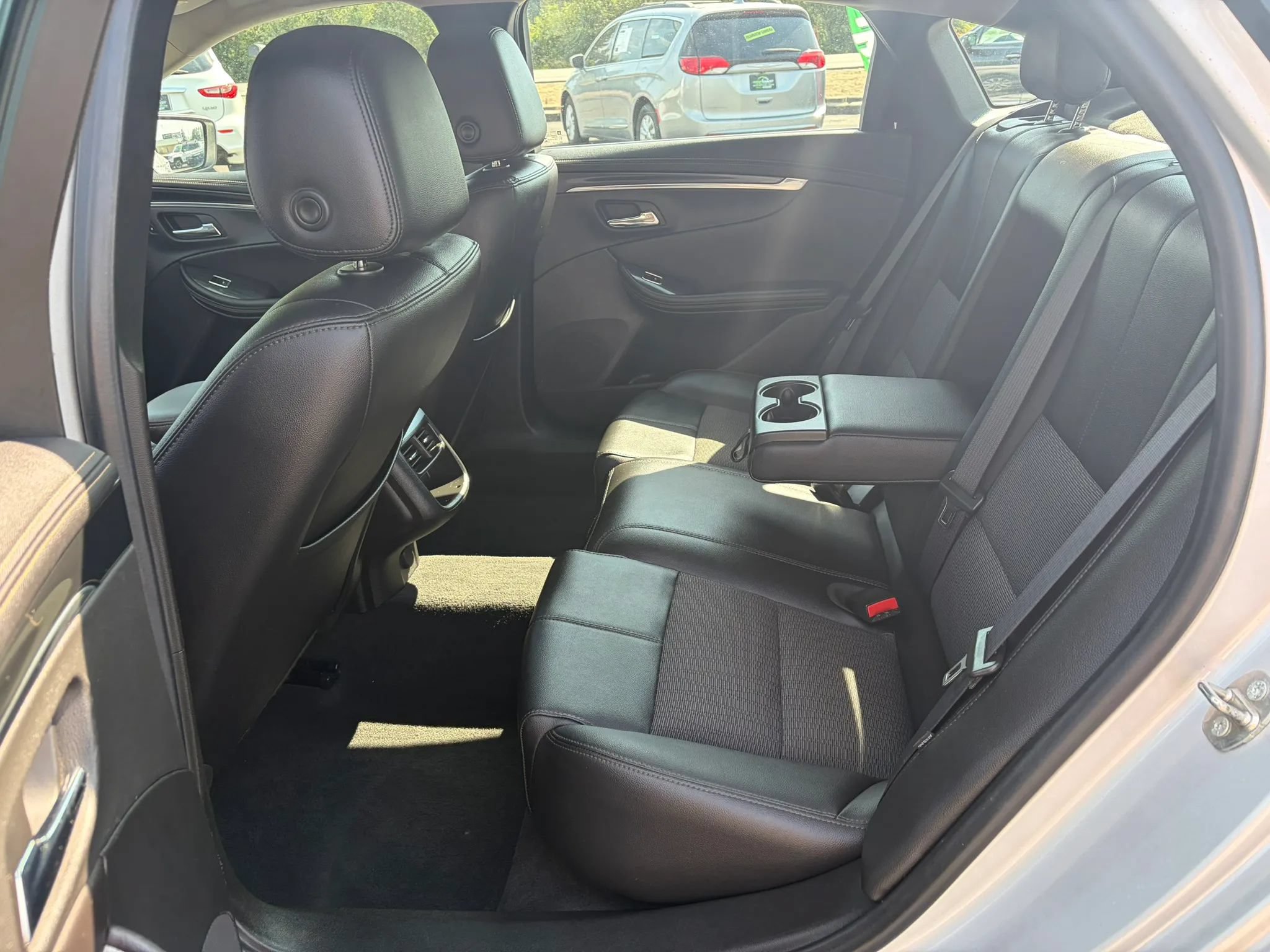 Used 2019 Chevrolet Impala LT FWD image 22
