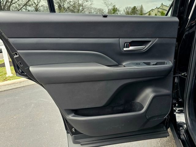 Used 2025 Toyota Grand Highlander AWD image 27