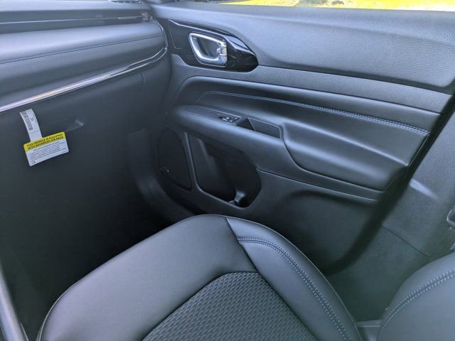 New 2026 Jeep Compass Latitude w/ Sun and Sound Group image 15