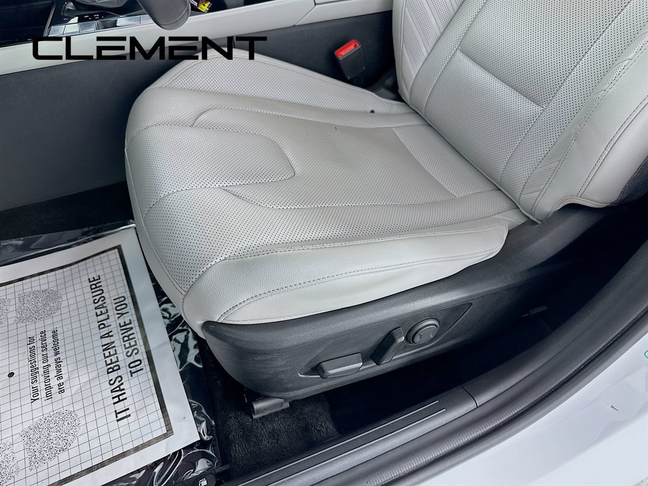 Used 2024 Hyundai Elantra Limited FWD image 30