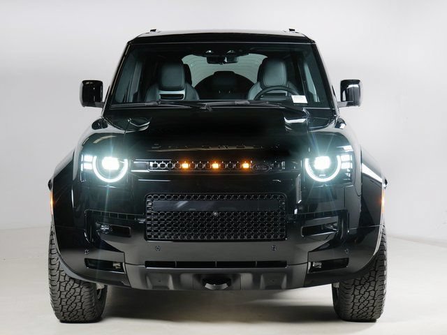 New 2026 Land Rover Defender 110 AWD/4WD image 8