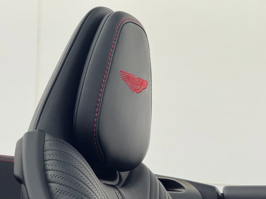 Used 2023 Aston Martin DB11 Volante image 58