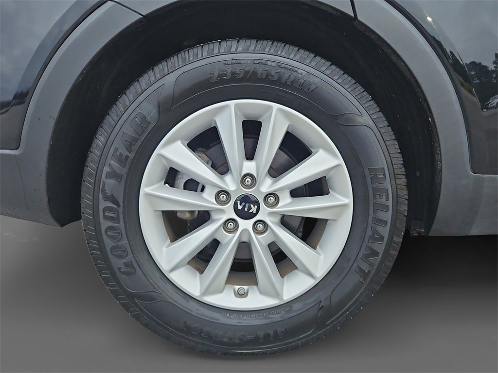 Used 2020 Kia Sorento LX image 10