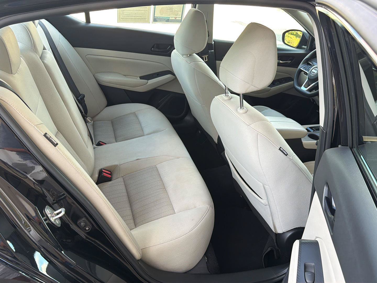 Used 2025 Nissan Altima 2.5 SV FWD image 12