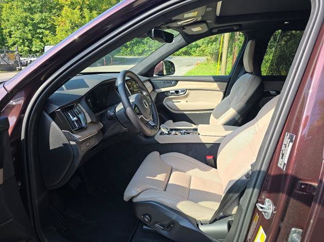 Used 2025 Volvo XC90 B5 Ultra AWD/4WD image 5