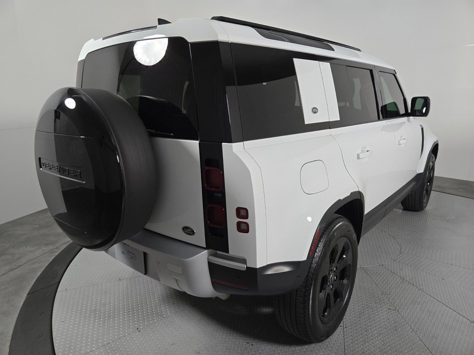 Used 2022 Land Rover Defender 110 S AWD/4WD video 2