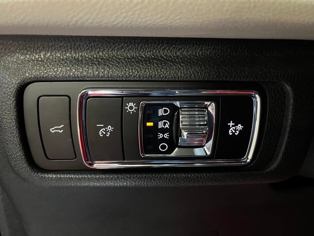 Certified 2025 Lincoln Corsair Reserve AWD/4WD image 17