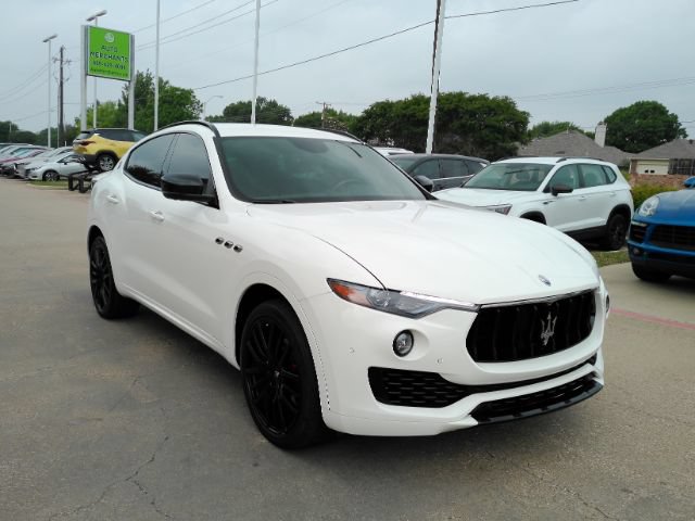 Used 2019 Maserati Levante AWD/4WD image 4
