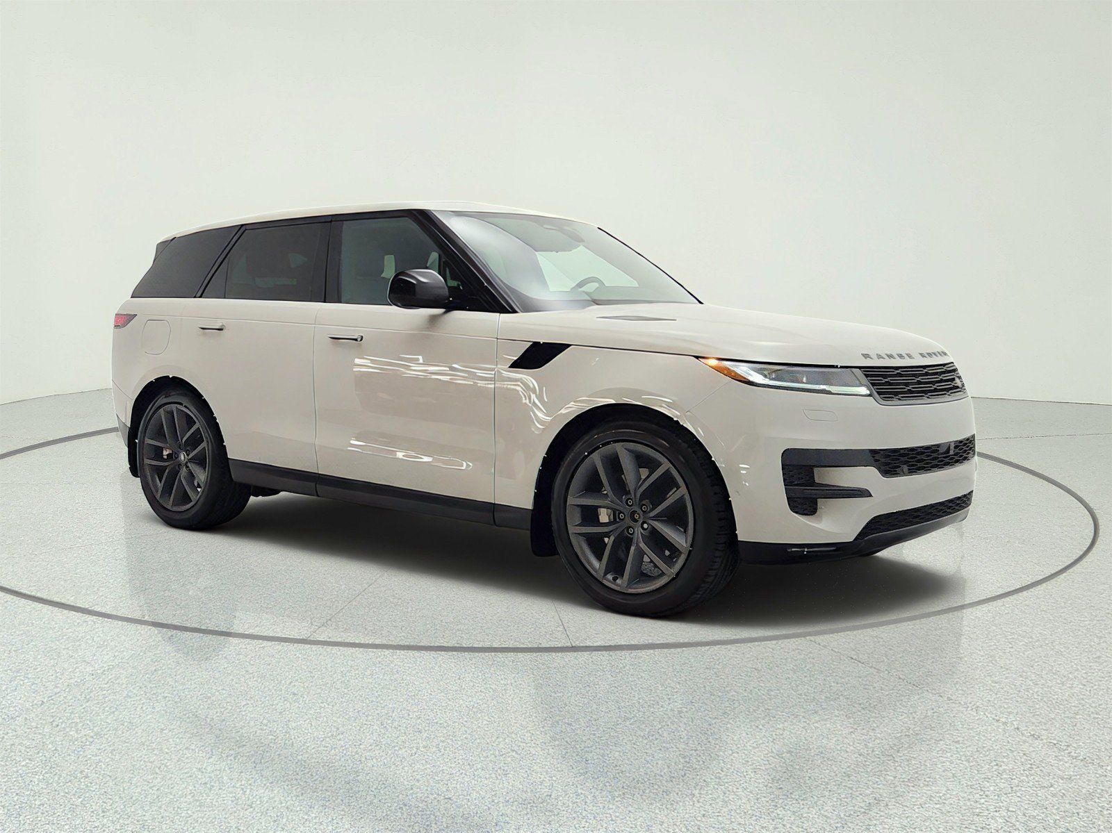 Used 2025 Land Rover Range Rover Sport SE AWD/4WD image 3