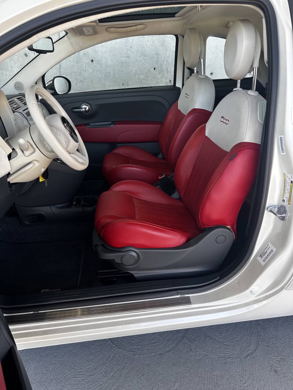 Used 2013 FIAT 500 Lounge w/ Luxury Leather Pkg FWD image 12