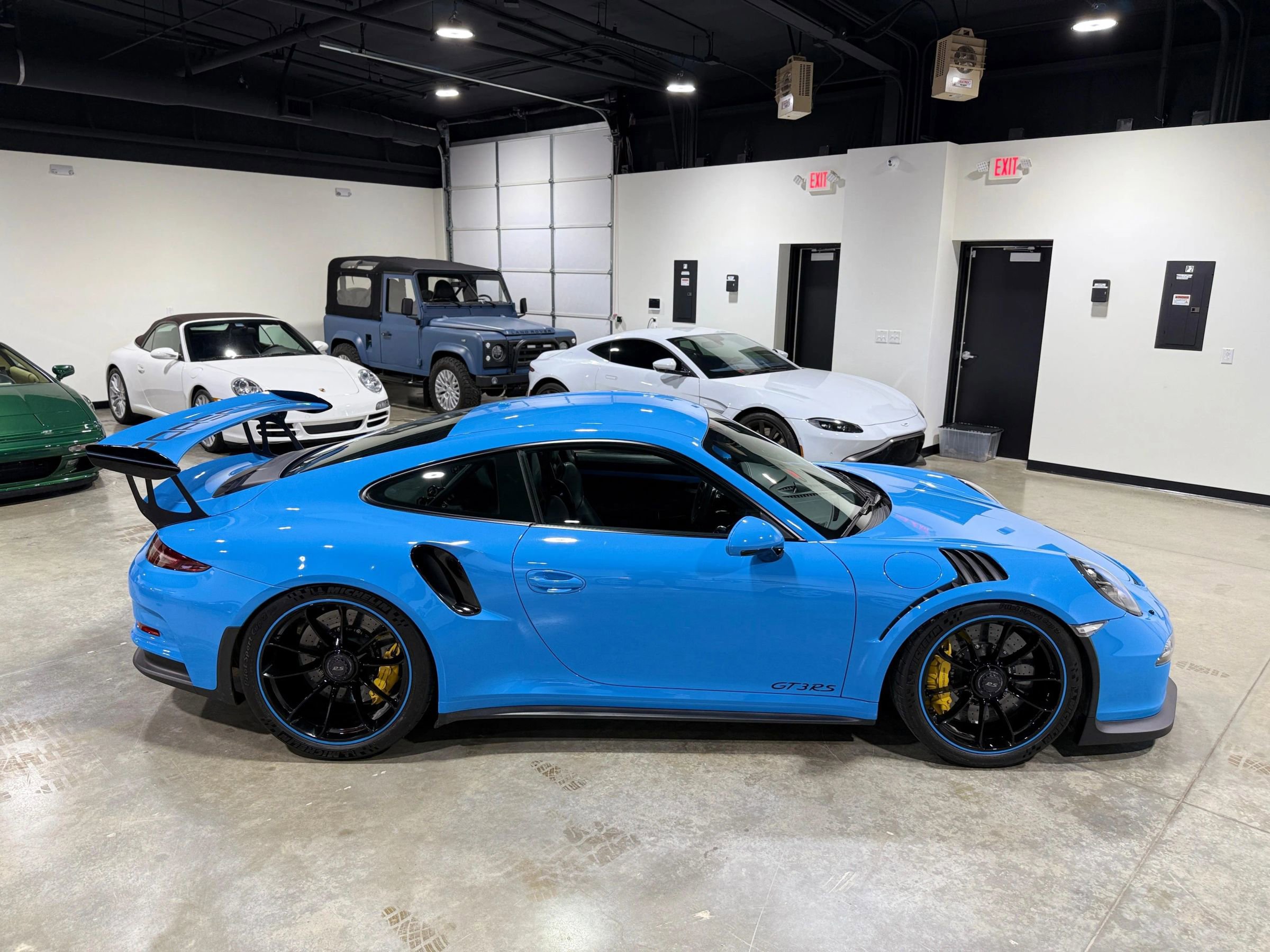 Used 2016 Porsche 911 GT3 RS RWD image 8