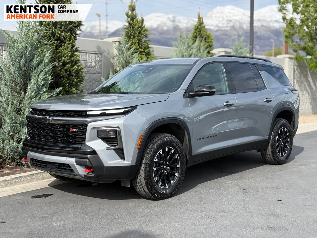 Used 2025 Chevrolet Traverse Z71 AWD/4WD image 3