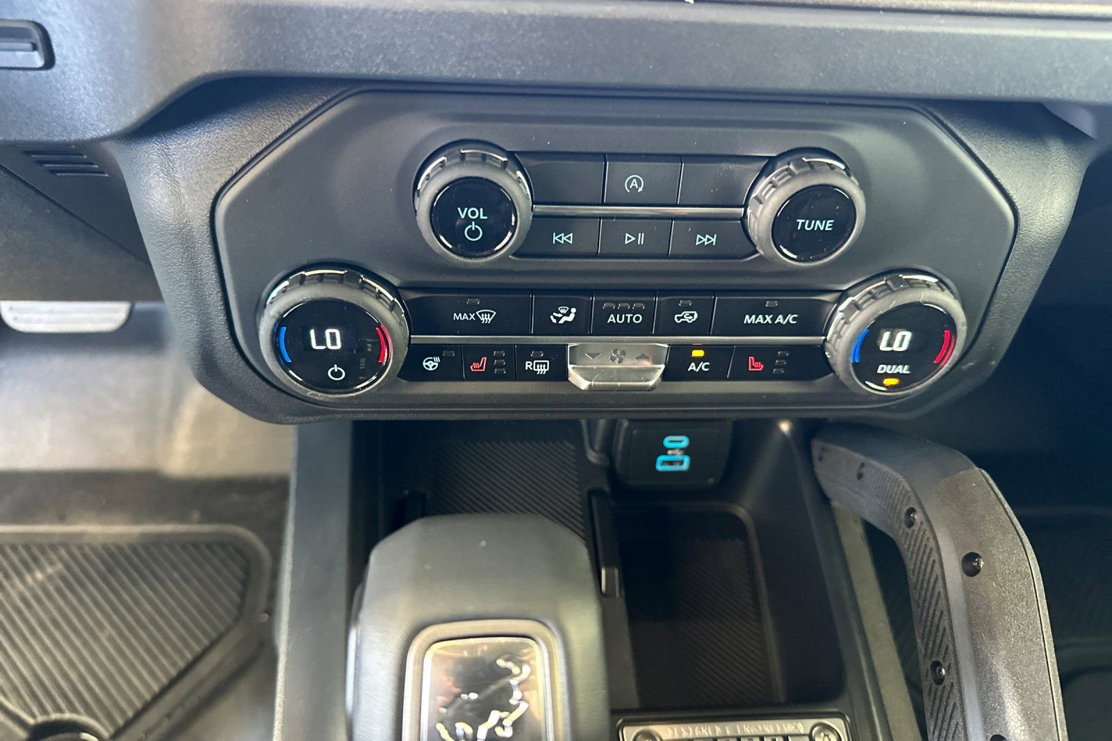 New 2025 Ford Bronco Badlands w/ Sasquatch Package image 24