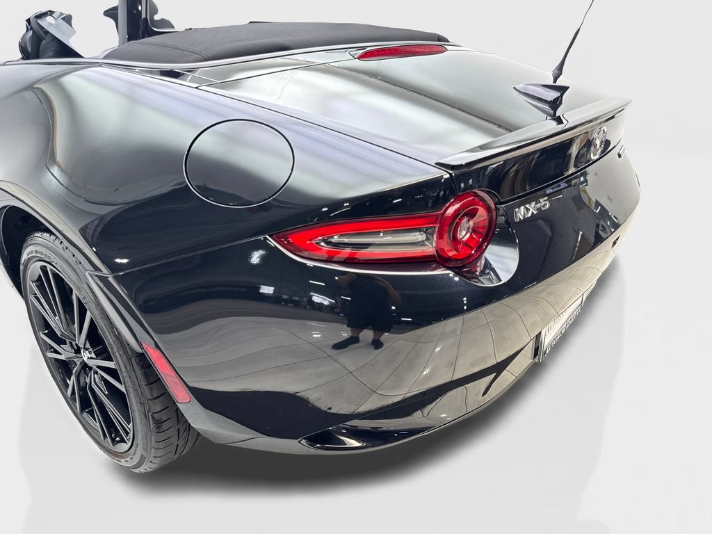 Used 2024 MAZDA MX-5 Miata Club RWD image 19