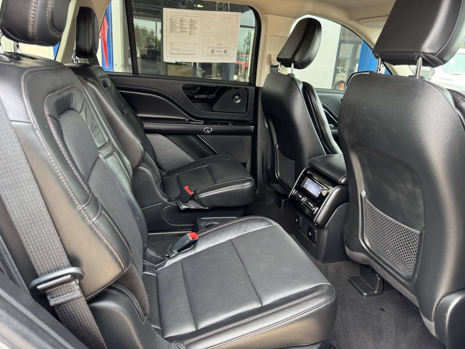 Used 2022 Lincoln Aviator Reserve w/ Elements Package Plus AWD/4WD image 27