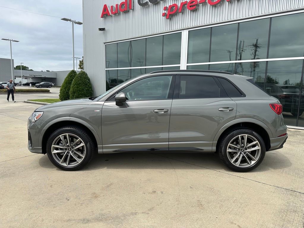 Certified 2025 Audi Q3 2.0T Premium w/ Convenience Package AWD/4WD image 12