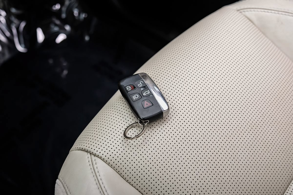 Used 2015 Land Rover Discovery Sport HSE Luxury AWD/4WD image 64