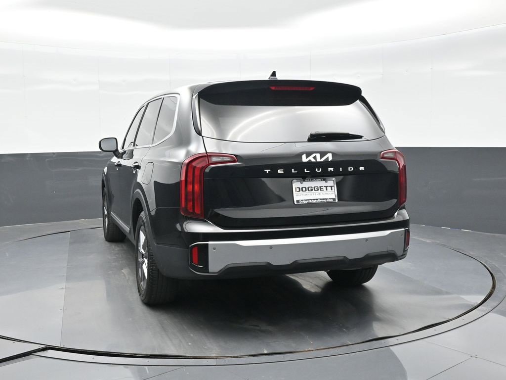 Used 2023 Kia Telluride LX image 7