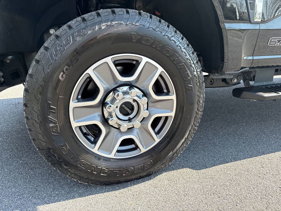 Used 2025 Ford F350 Lariat w/ Camper Package image 37