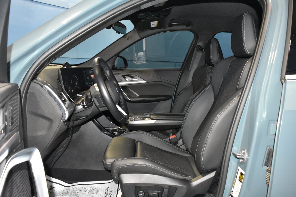 Used 2023 BMW X1 xDrive28i w/ Convenience Package AWD/4WD image 9