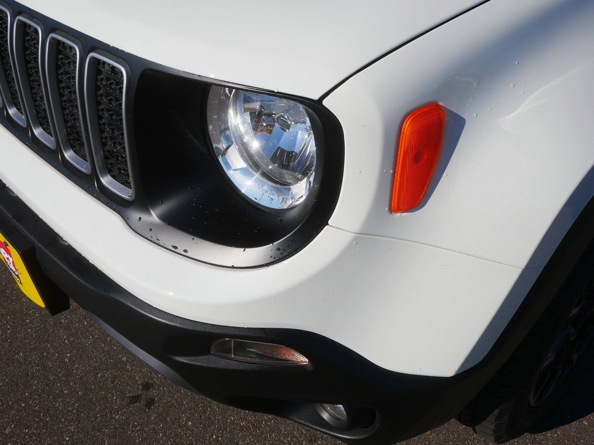 Used 2023 Jeep Renegade Latitude AWD/4WD image 15