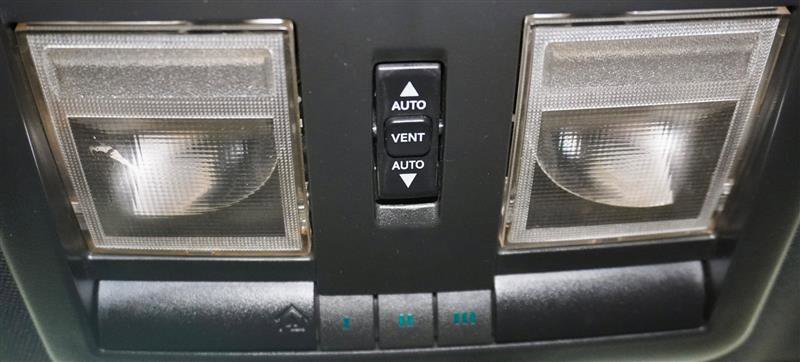 Used 2013 Dodge Challenger R/T image 25