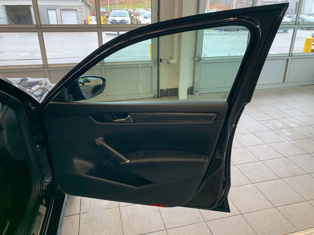 Used 2021 Volkswagen Passat 2.0T R-Line w/ Luggage Net & Mats Package image 23