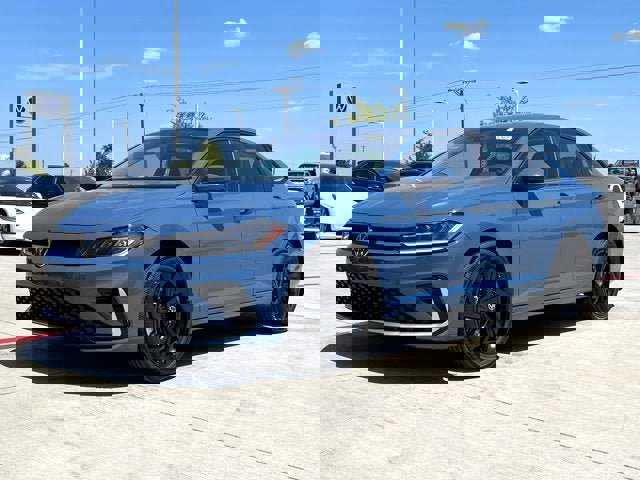 New 2025 Volkswagen Jetta SE image 3