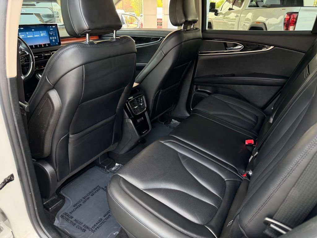 Used 2022 Lincoln Nautilus Reserve FWD image 16