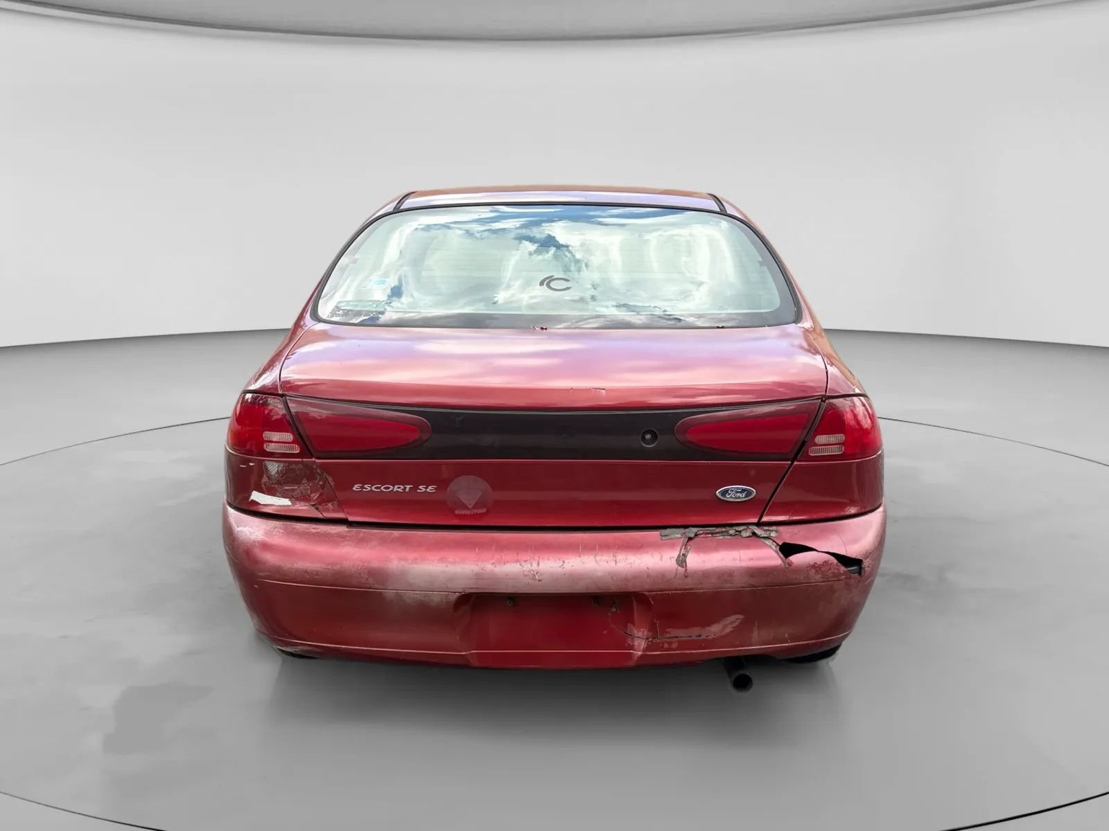 Used 2002 Ford Escort Sedan FWD image 4