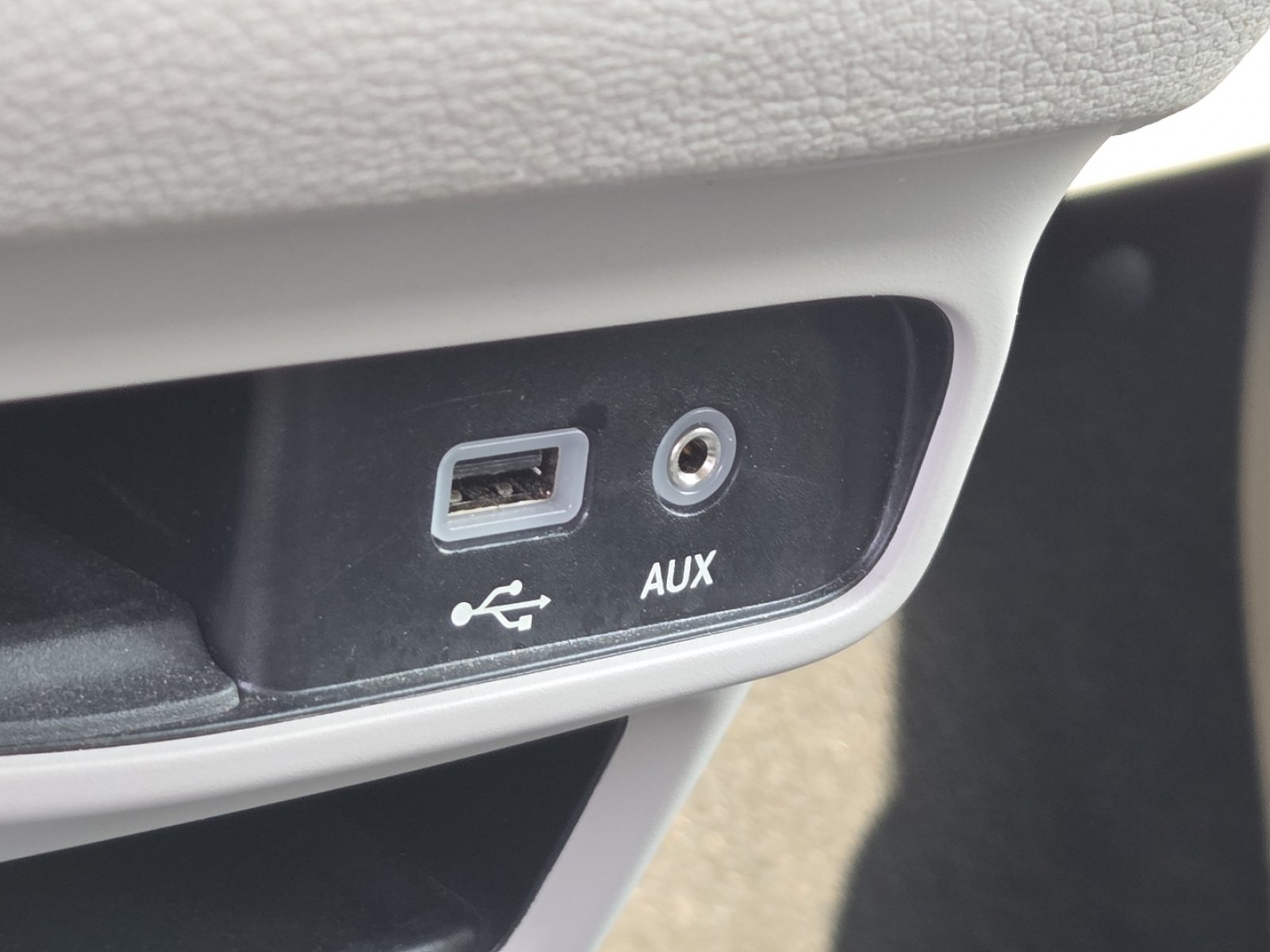 Used 2020 Chrysler Pacifica Limited FWD image 10