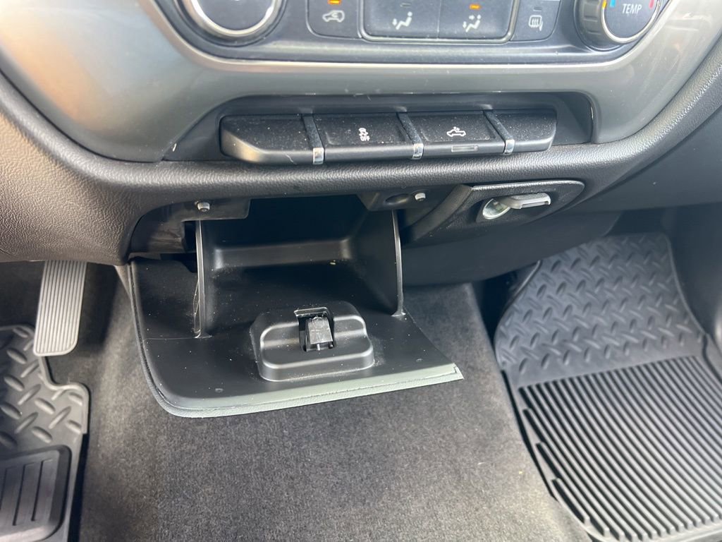 Used 2018 Chevrolet Silverado 1500 LT image 48