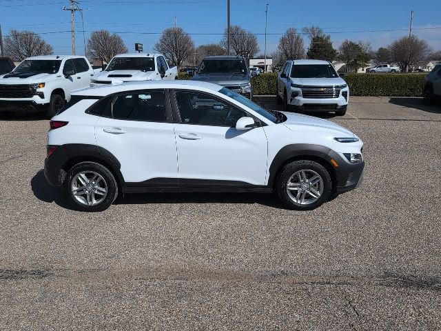 Used 2022 Hyundai Kona SE image 16
