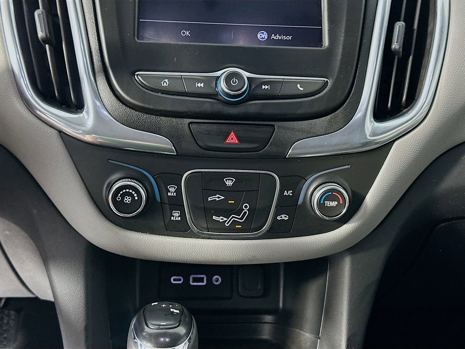Used 2020 Chevrolet Equinox LS w/ LS Convenience Package FWD image 16