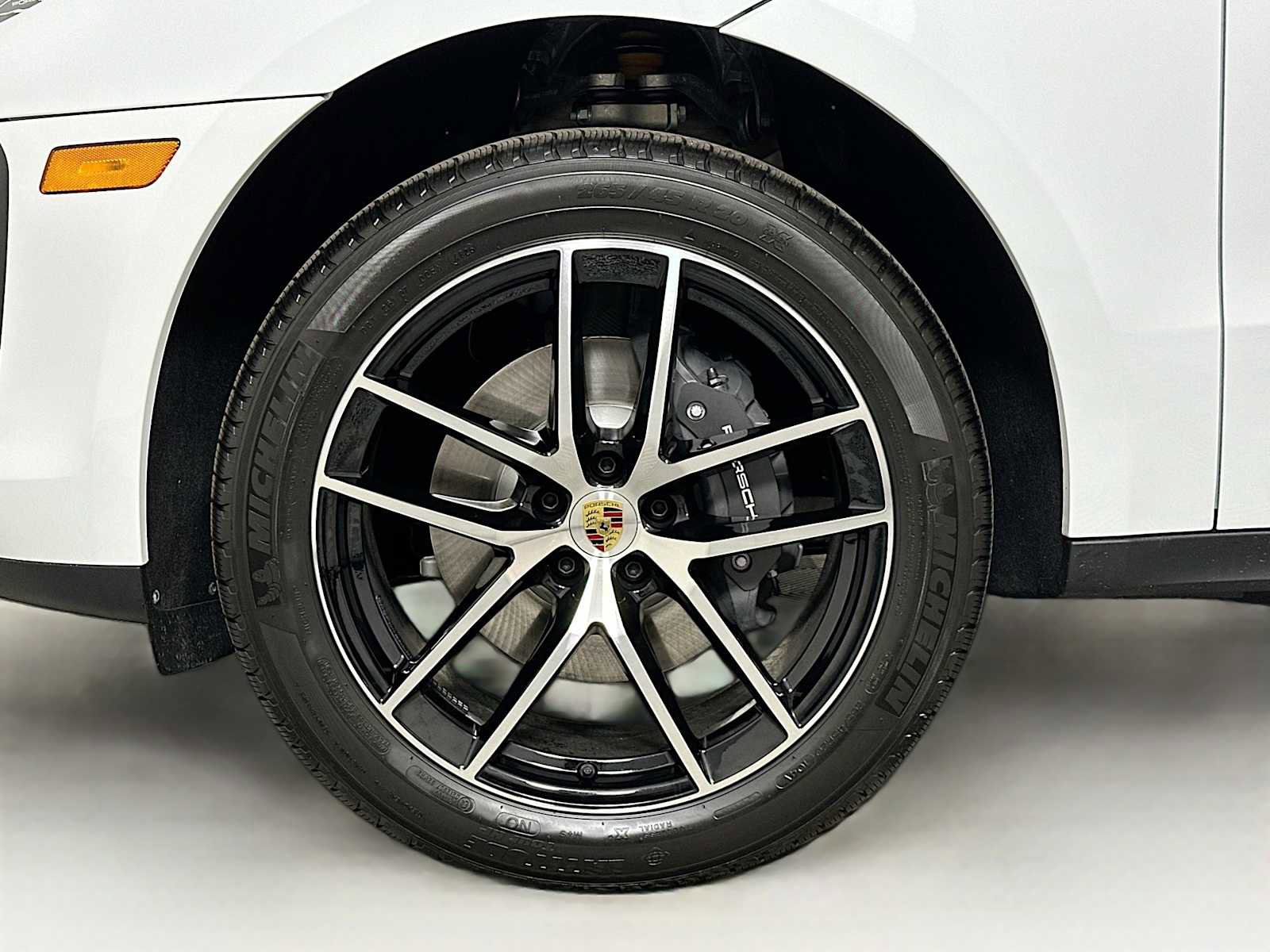 New 2026 Porsche Macan AWD/4WD image 32